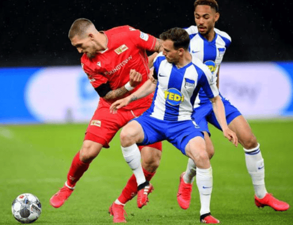 关于赛地聚焦：德国杯赛后热度飙升，那不勒斯主帅复盘，态度坚定，轮换策略成焦点的信息-玖鼎平台