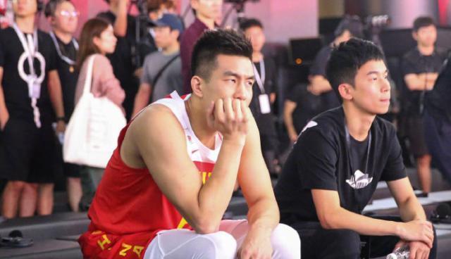 山东泰山训练开放日，窗口期调整名单引欢呼，德甲在即，更衣室氛围转暖的简单介绍-玖鼎体育